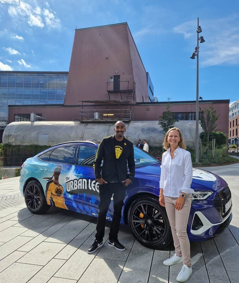 Josef Yohannes fra The Urban Legend og Norges Audi-direktør Elin Sinervo. Foto: Audi