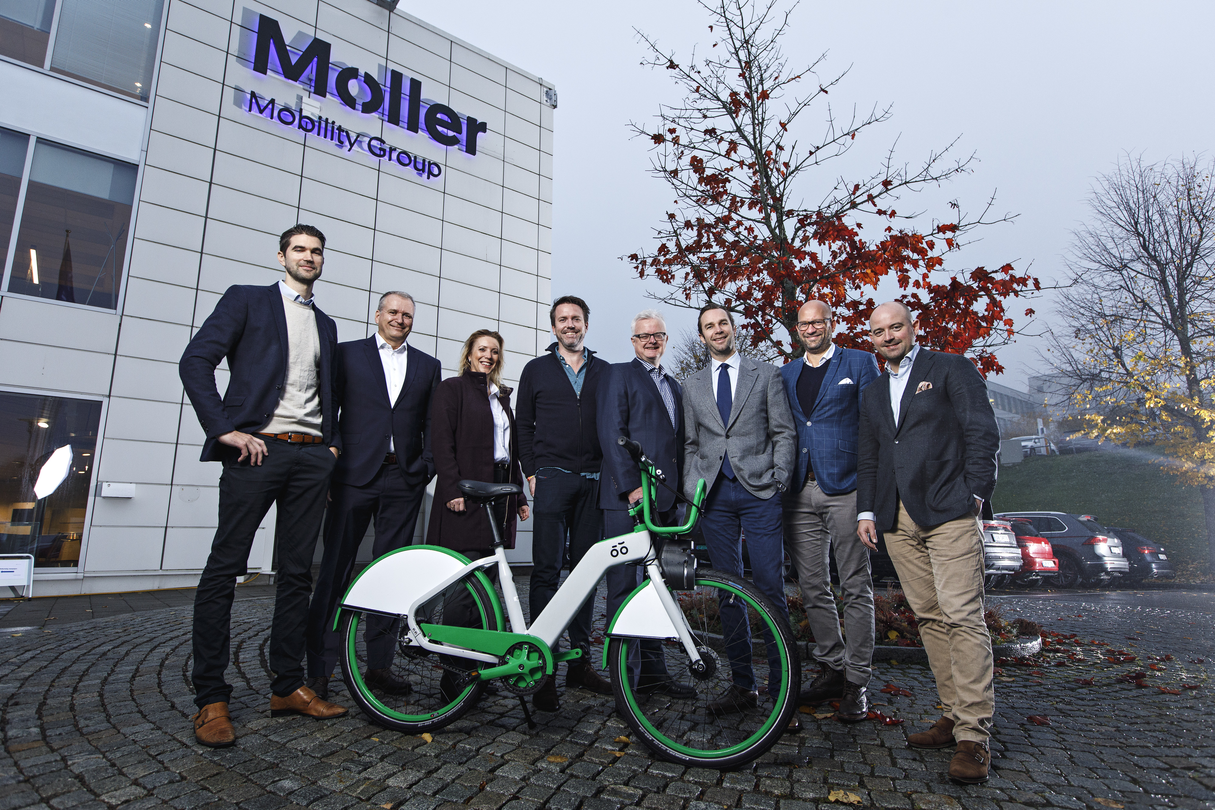 Møller Mobility Group utvider sin mobilitetssatsing. Her ser vi fv. Håvard Andersen, Direktør Strategi og forretningsutvikling Møller Mobility Group AS, Terje Male, CEO Møller Mobility Group AS, Anette Langseth, CEO UIP Holding, Axel E. Bentsen, Gründer og CEO Urban Sharing, Rune I. Fløgstad, CEO Selvaag Invest, Gunnar Frederik Selvaag, Eier Selvaag Gruppen AS, Kristoffer Bøe Henriksen, gründer UIP, Trond G. Christensen, gründer UIP.