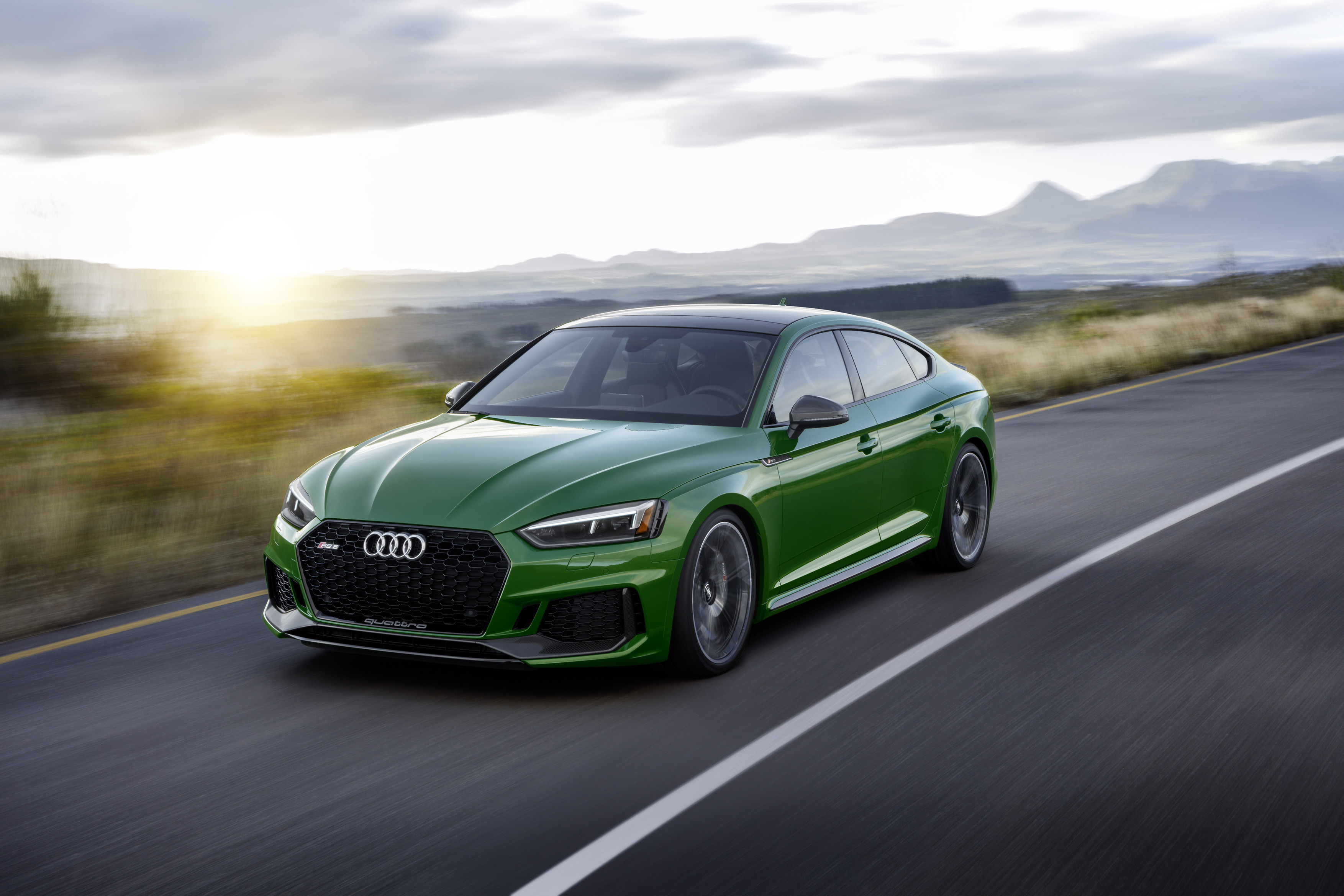 Audi RS 5 Sportback vises frem i New York.