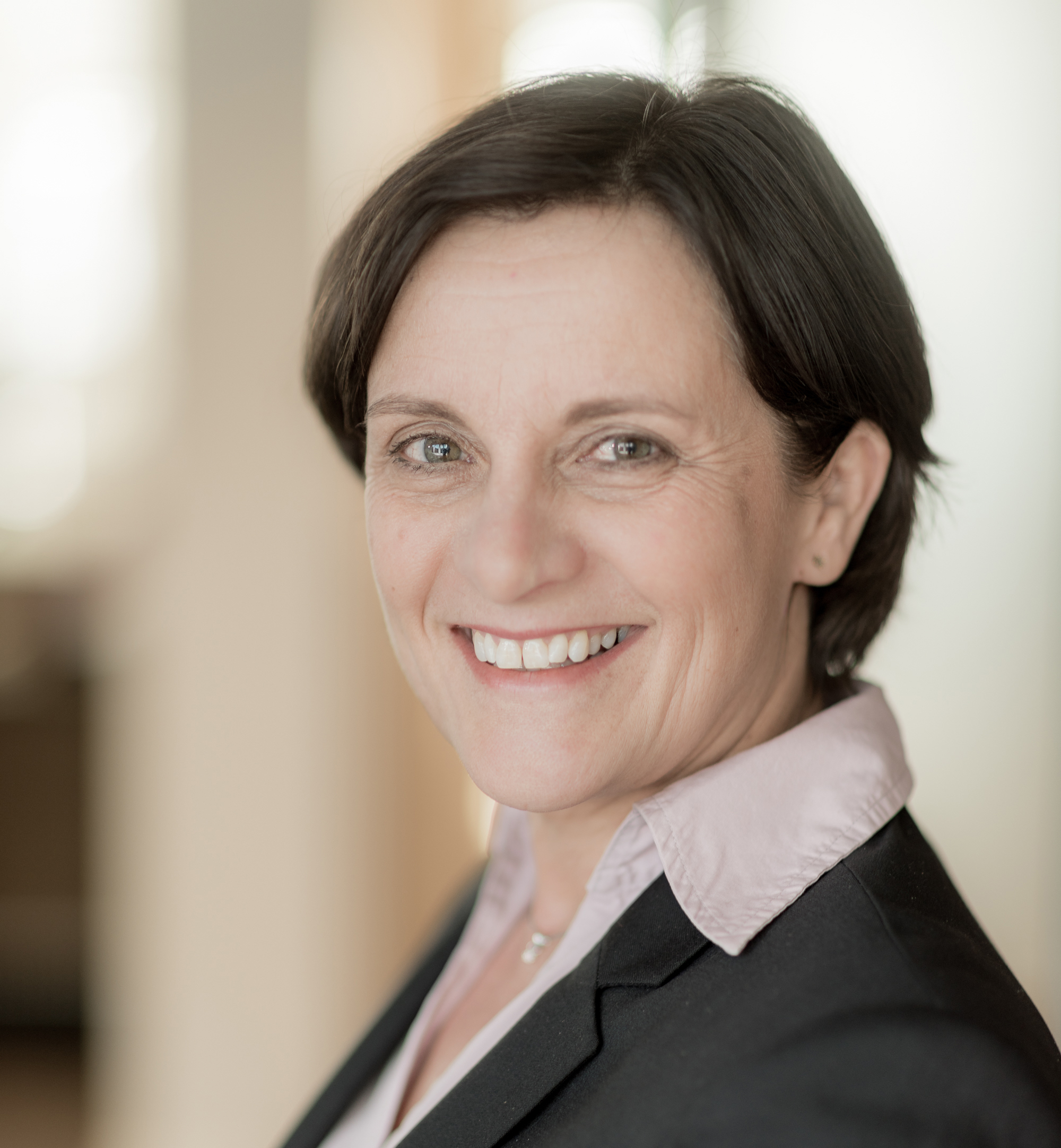 Cathrine Klouman (57) er ansatt som Chief Digital Officer (CDO) i Møller Mobility Group med ansvar for konsernets samlede IT virksomhet i Norge, Sverige og Baltikum.