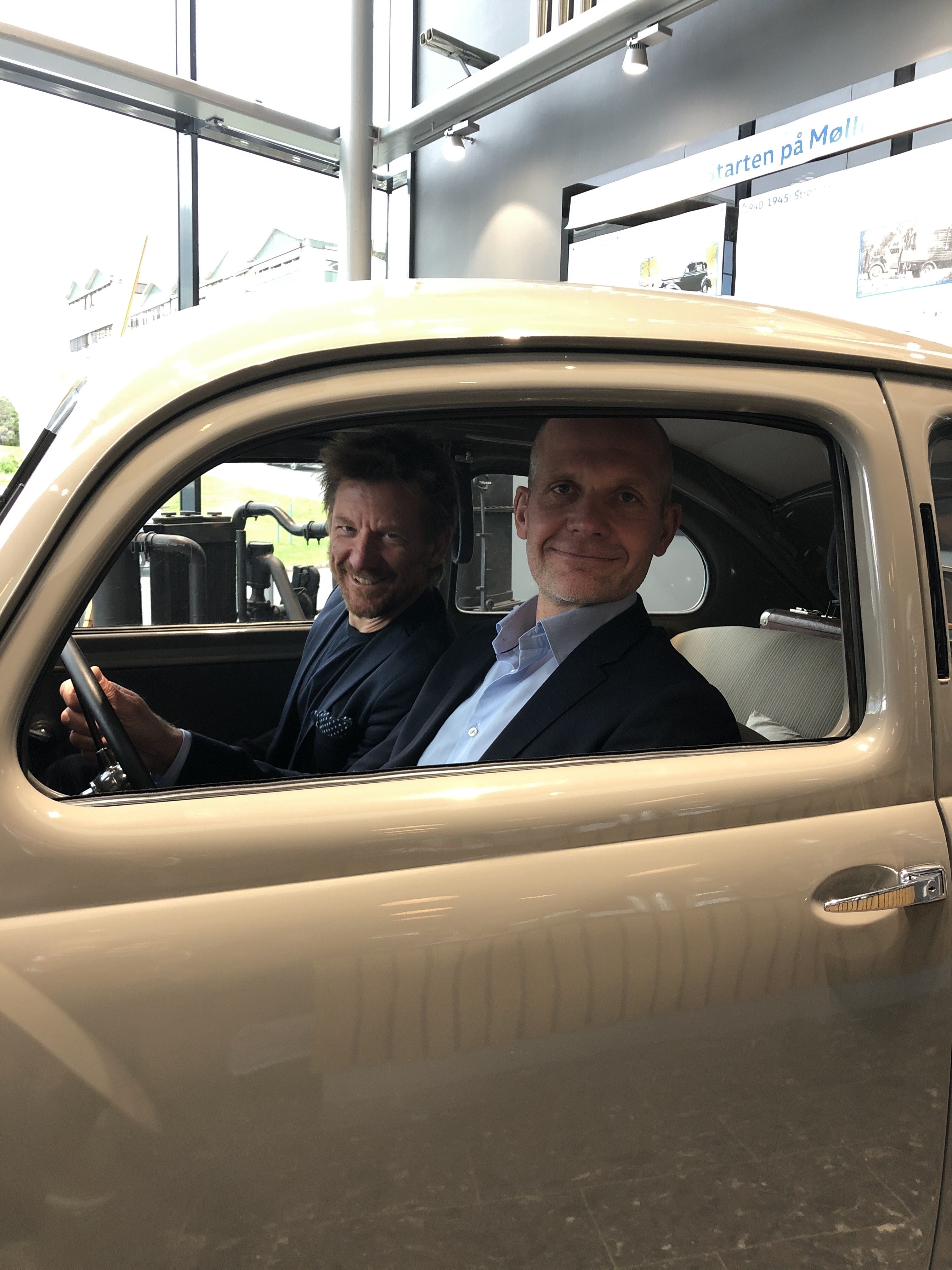 Fra venstre: Pelle Stensson (leder Dentsu Aegis Byrågruppe Norge), Ulf Tore Hekneby (leder Harald A. Møller)